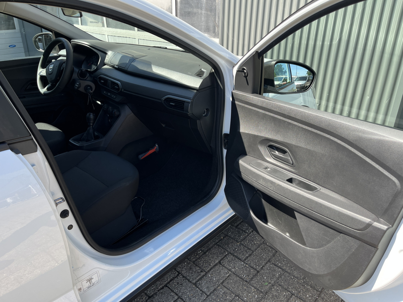 Dacia Jogger 1.0 TCe 110 7-Persoons Airco Cruise controle Trekh — photo 31