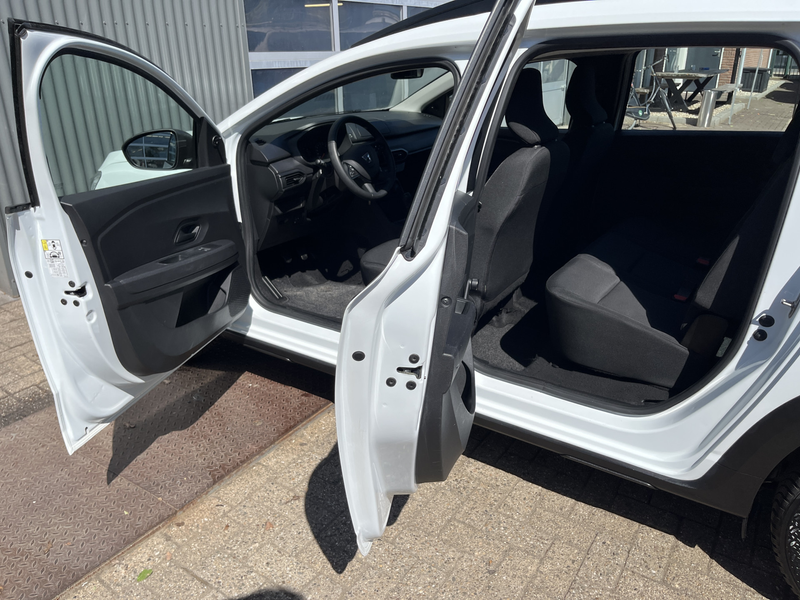 Dacia Jogger 1.0 TCe 110 7-Persoons Airco Cruise controle Trekh — photo 5