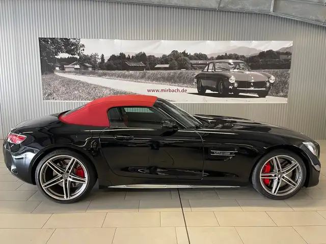Mercedes-Benz Amg GT view 3