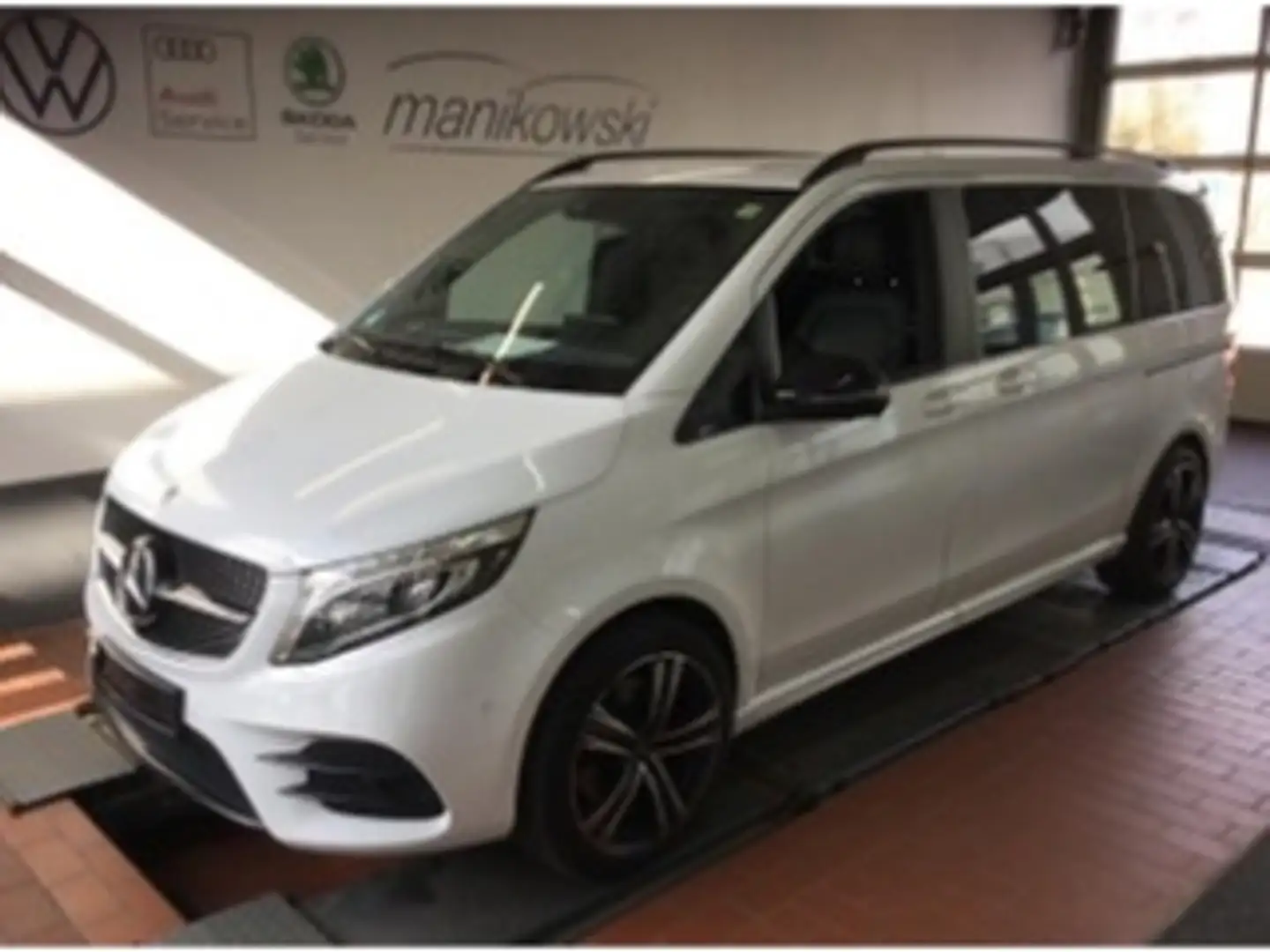Mercedes-Benz V 300 300d 4Matic *Avantgarde Edition* Weiß - 1