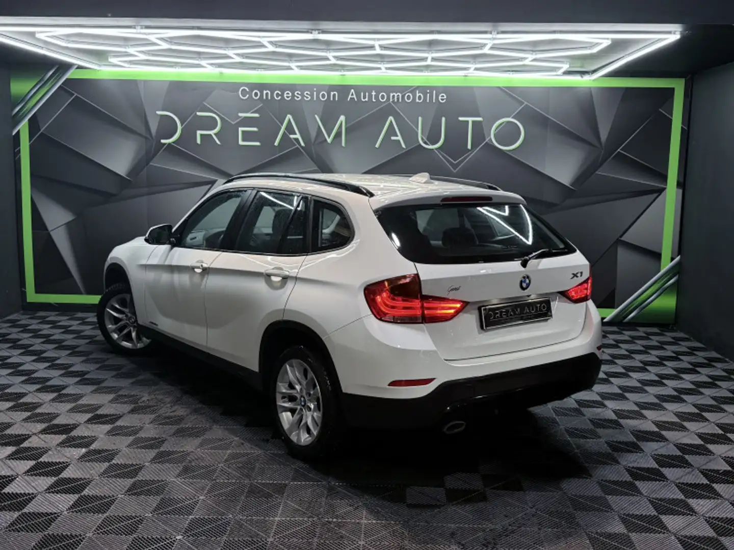 BMW X1 (E84) XDRIVE18D 143CH EXECUTIVE Blanc - 2