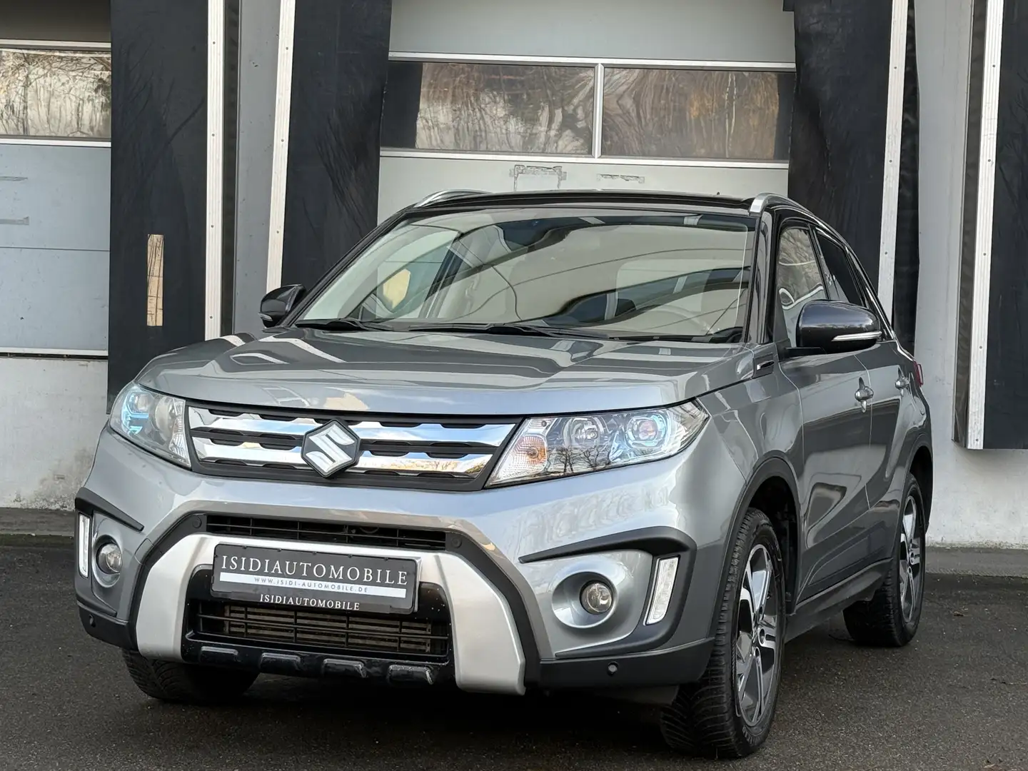 Suzuki Vitara 1.6 DDiS Comfort 4x4 LED ACC Pano Kamera Gris - 1