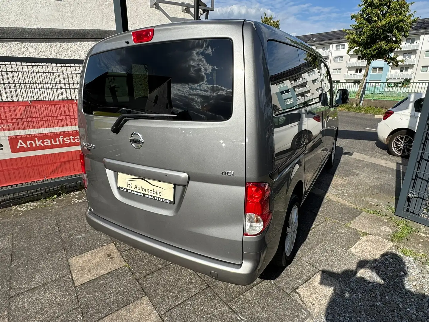 Nissan Evalia Evalia Tekna 100tkm, Klima, 7 Sitzer Grijs - 2