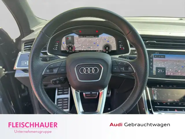 Audi Q7 view 11