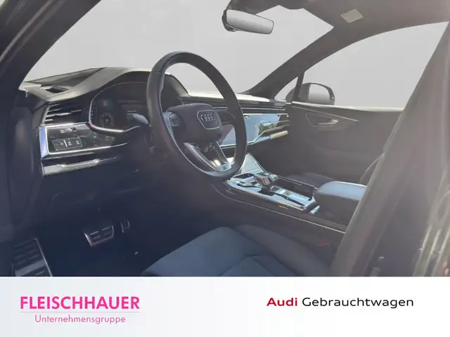 Audi Q7 view 10