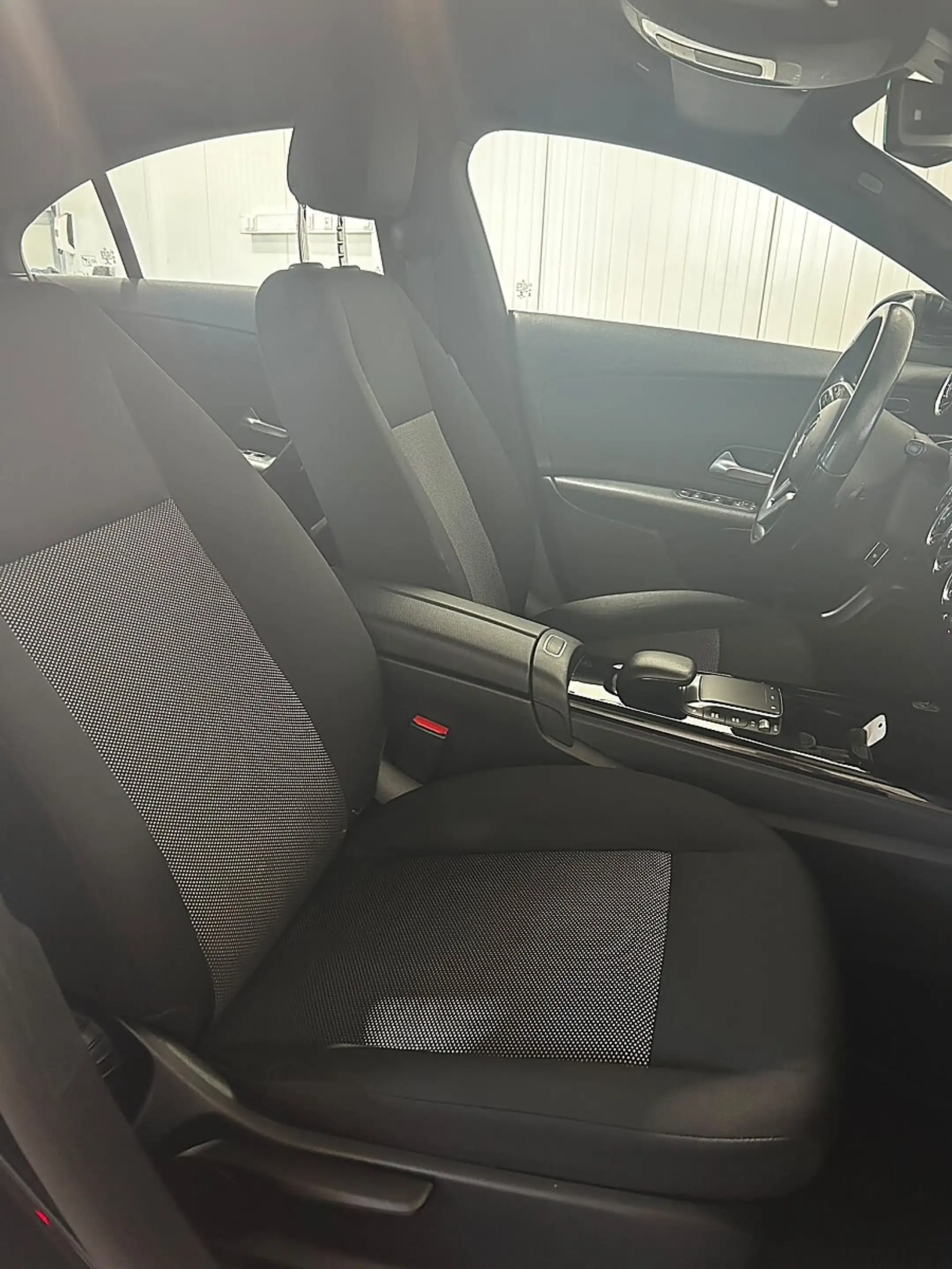 Mercedes-Benz CLA 180 Aut. — photo 10