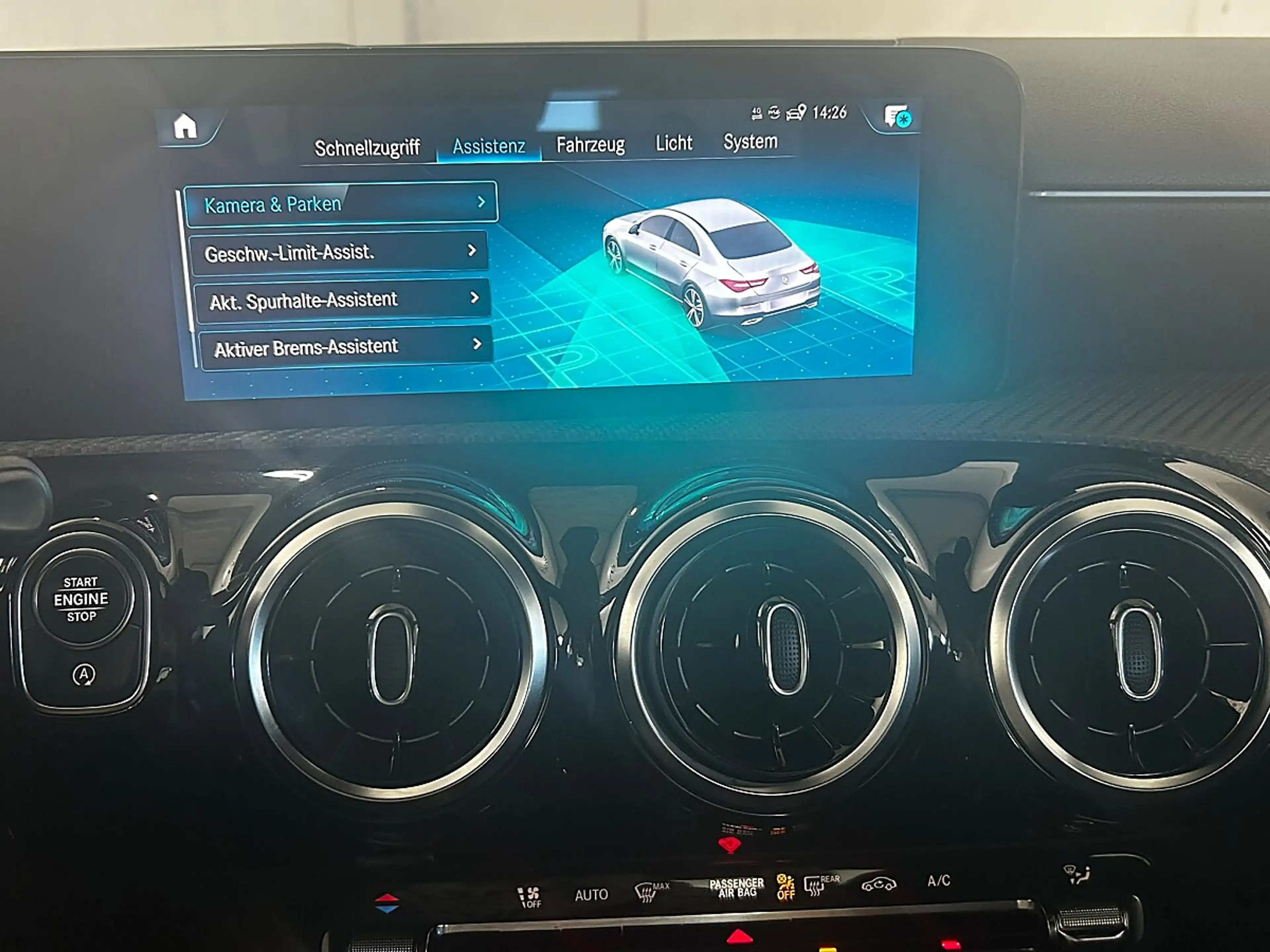 Mercedes-Benz CLA 180 Aut. — photo 23