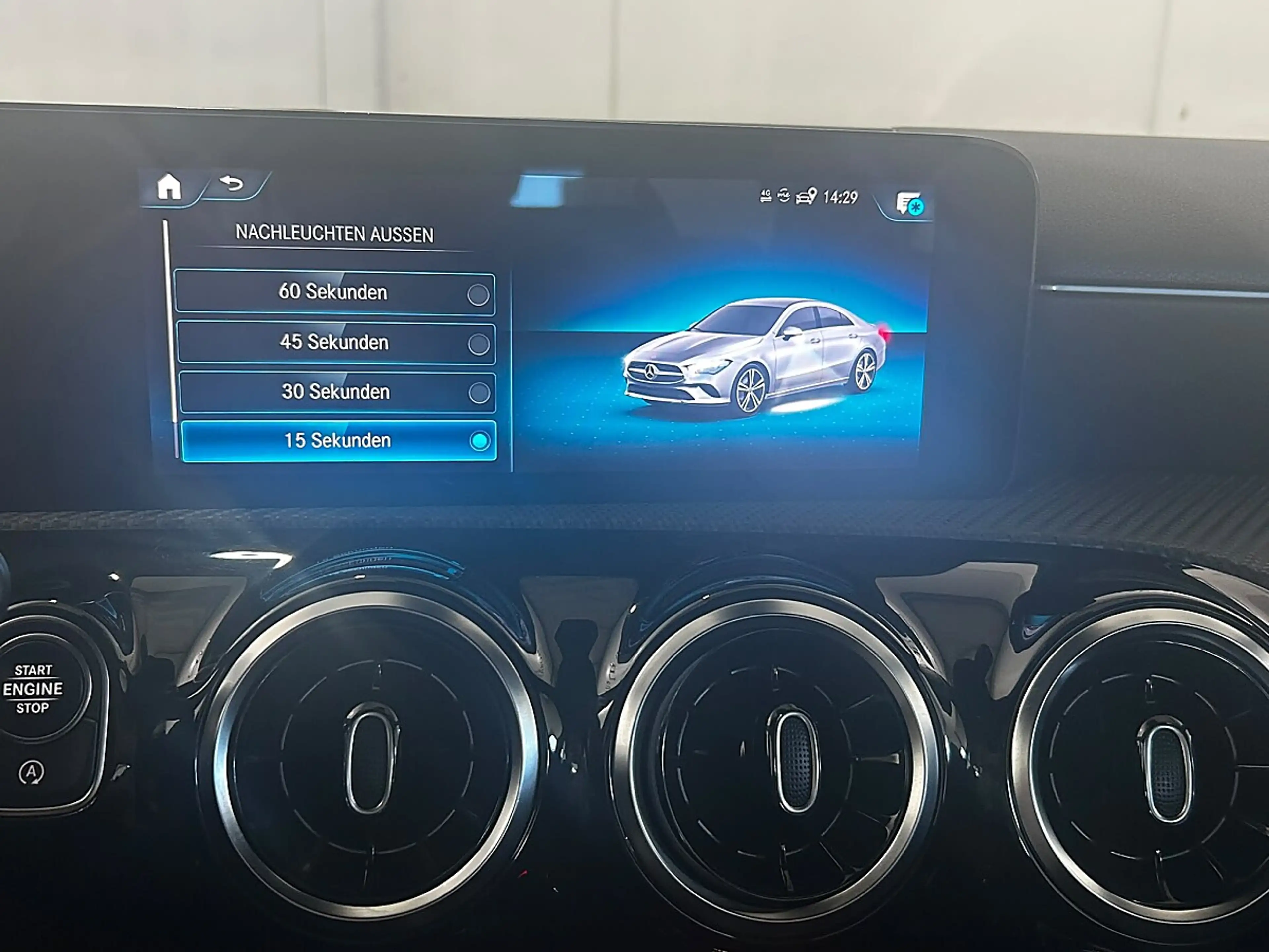Mercedes-Benz CLA 180 Aut. — photo 29