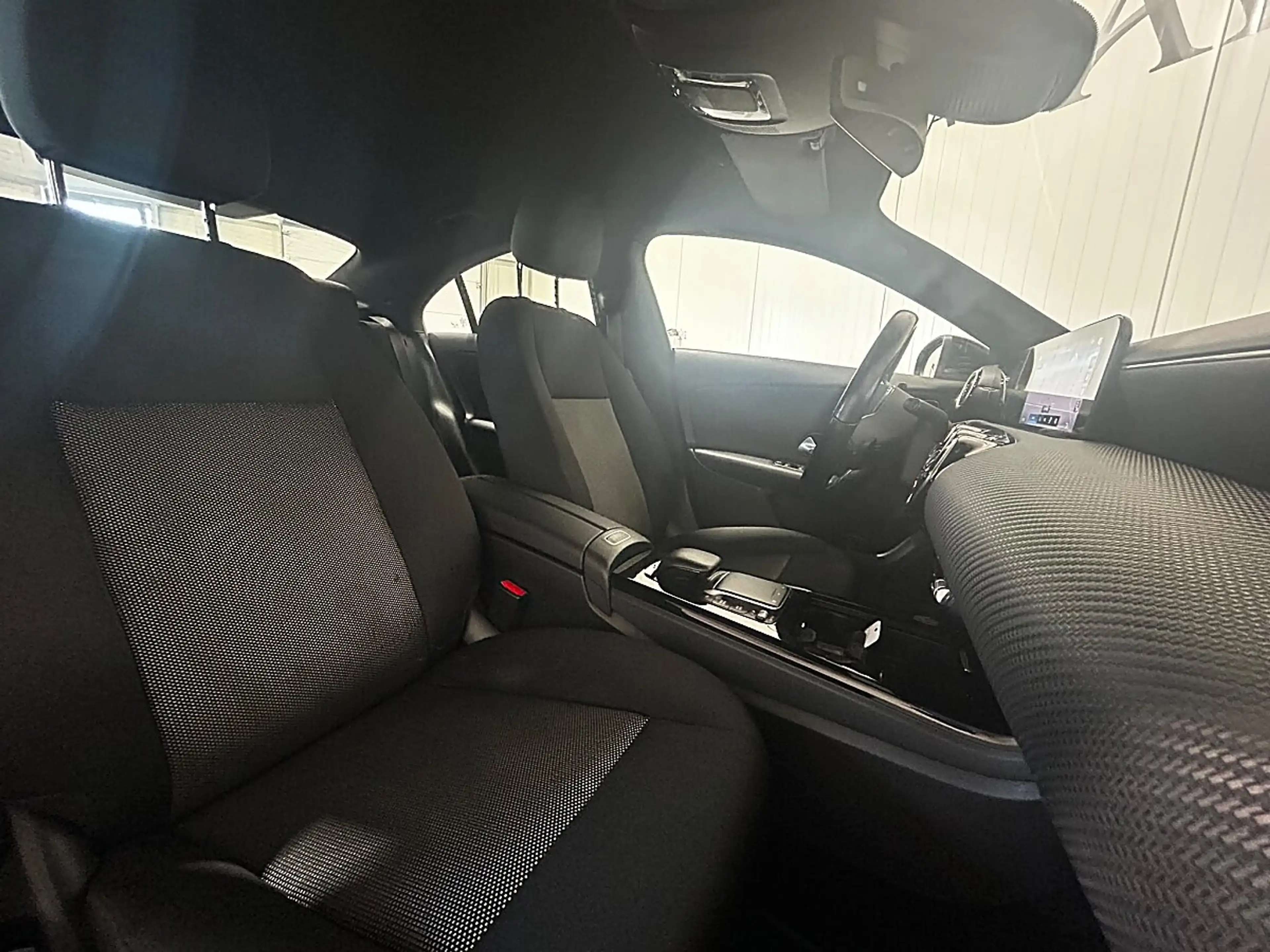 Mercedes-Benz CLA 180 Aut. — photo 9