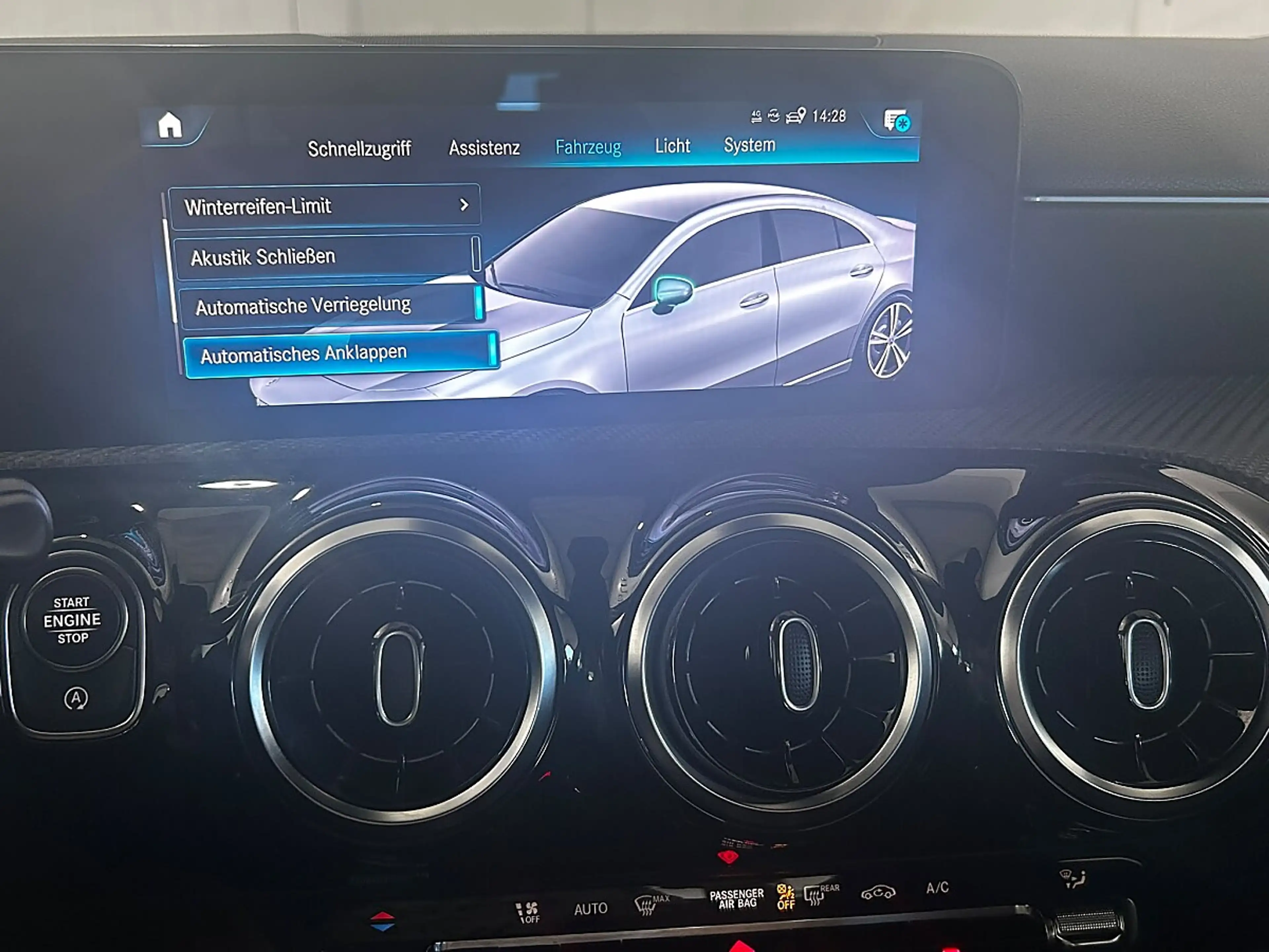 Mercedes-Benz CLA 180 Aut. — photo 28