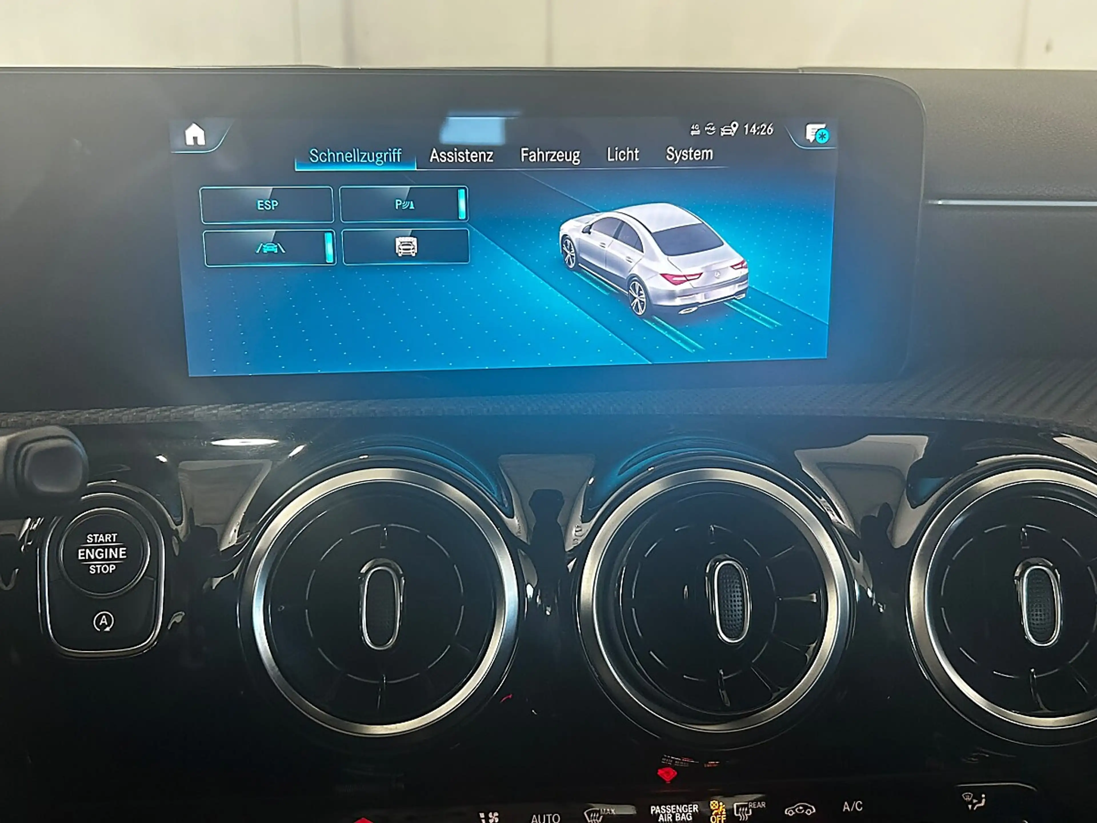 Mercedes-Benz CLA 180 Aut. — photo 18