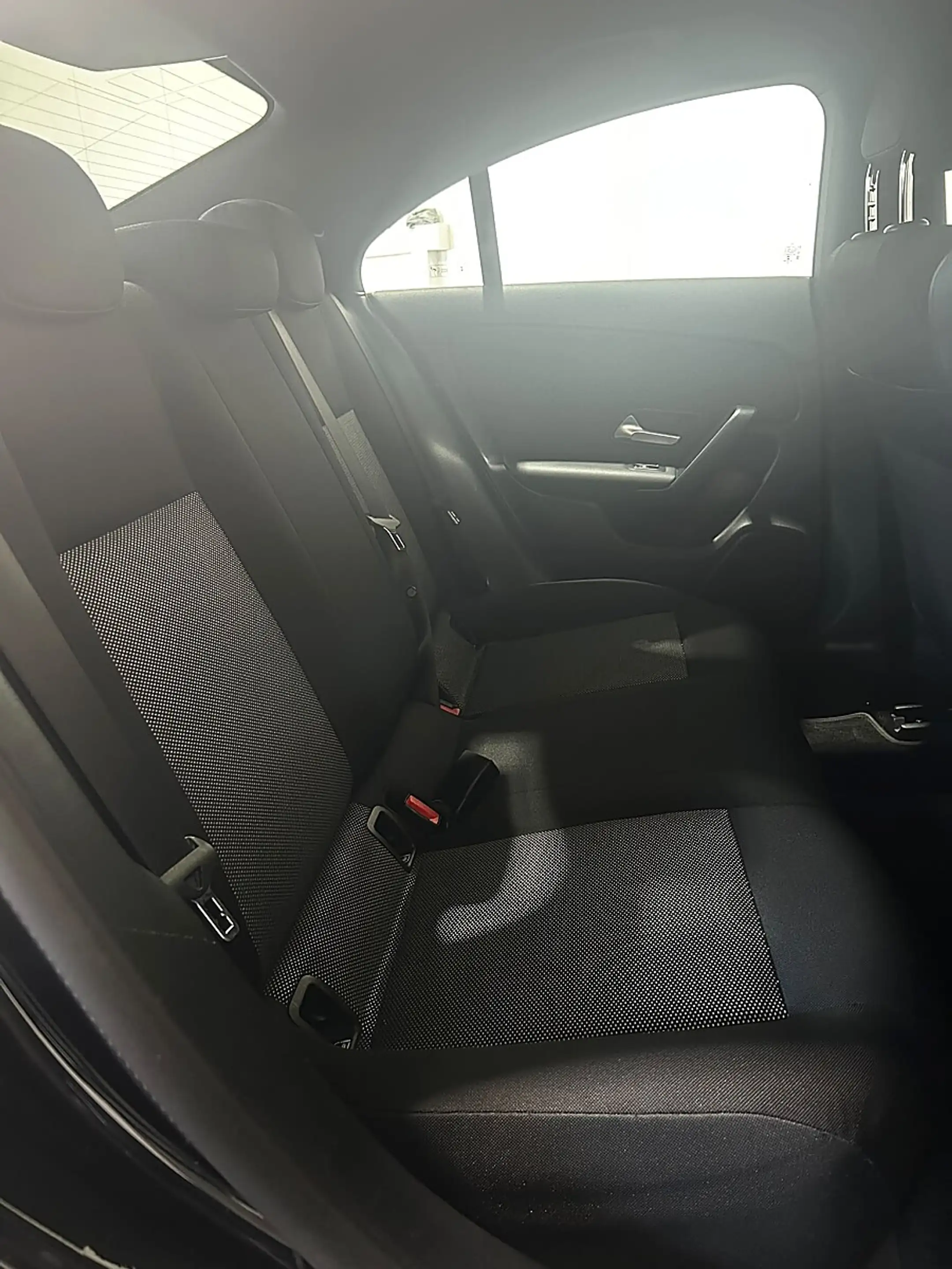Mercedes-Benz CLA 180 Aut. — photo 11