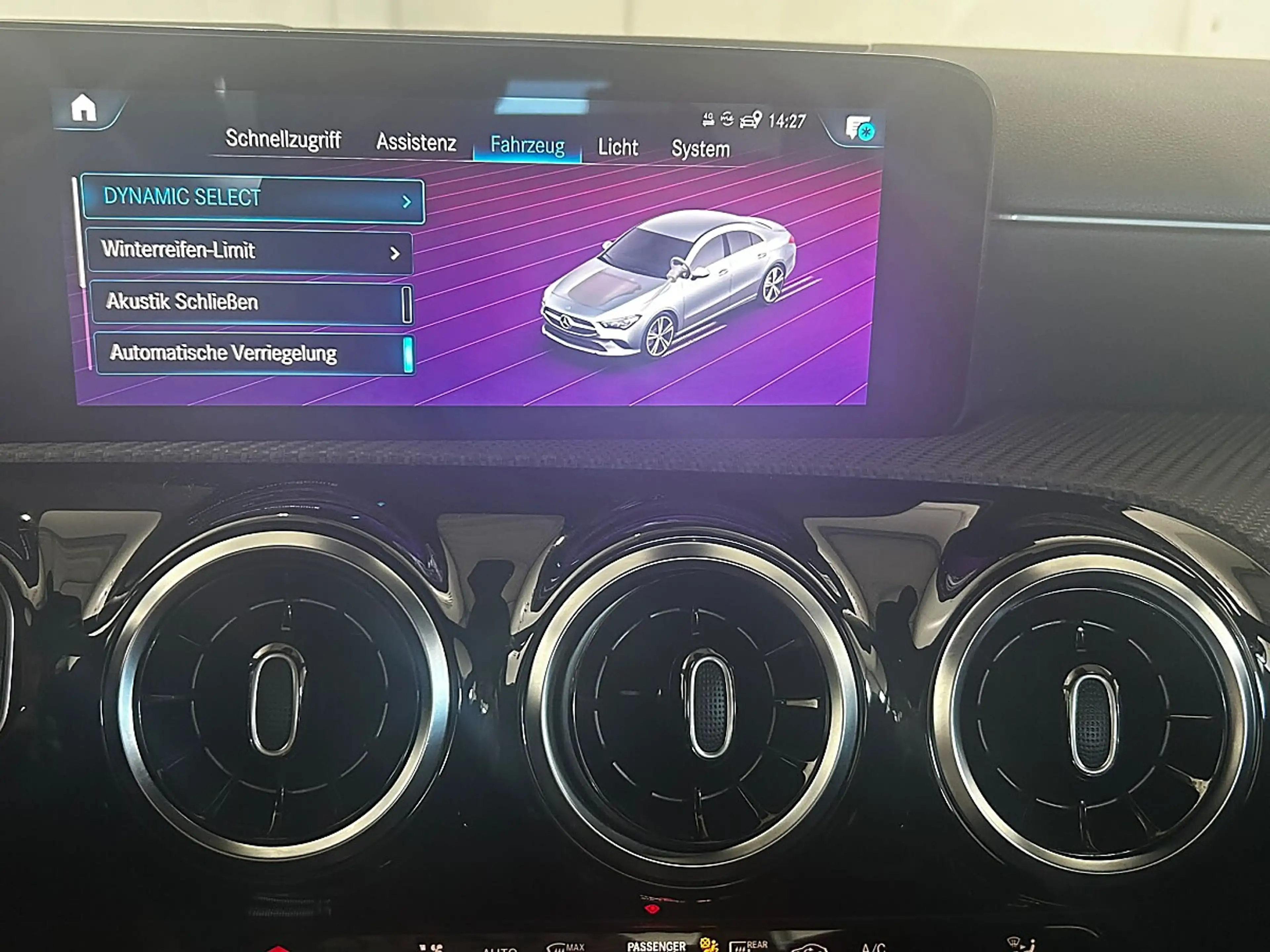 Mercedes-Benz CLA 180 Aut. — photo 25