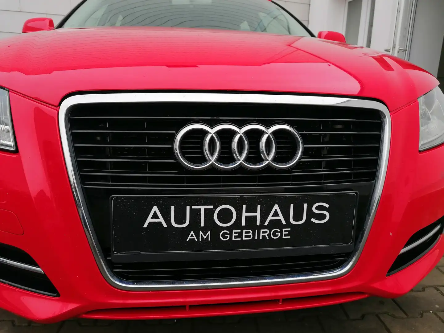 Audi A3 A3 SB 1,6 Jubiläumsmodell Jubiläumsmodell Rot - 1