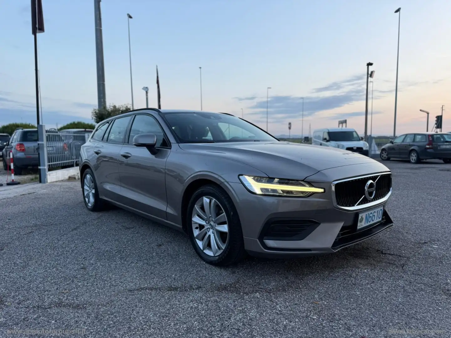 Volvo V60 D3 Geartronic Business - 1