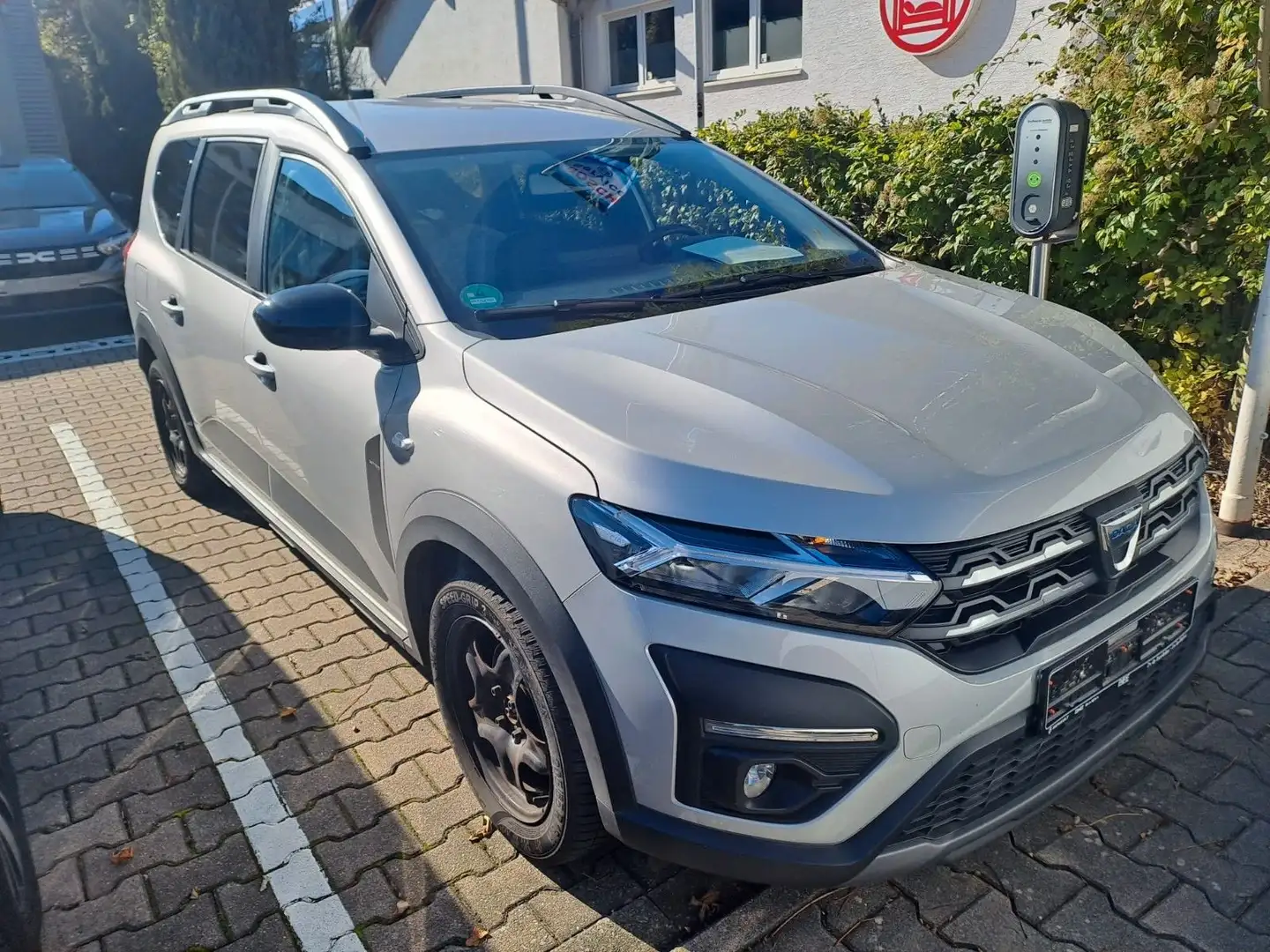 Dacia Jogger TCe 110 Extreme *7-Sitzer* *WiRäder* Gris - 1