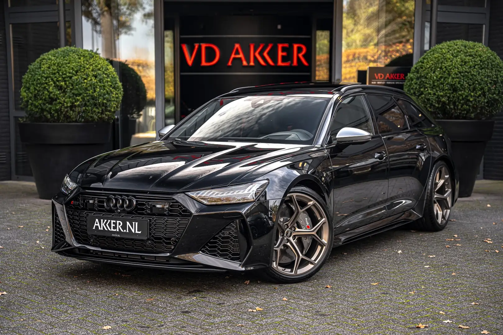 Audi RS6 RS6 Dynamic Plus | Pano.Dak | 305 km/h | Garantie Schwarz - 1