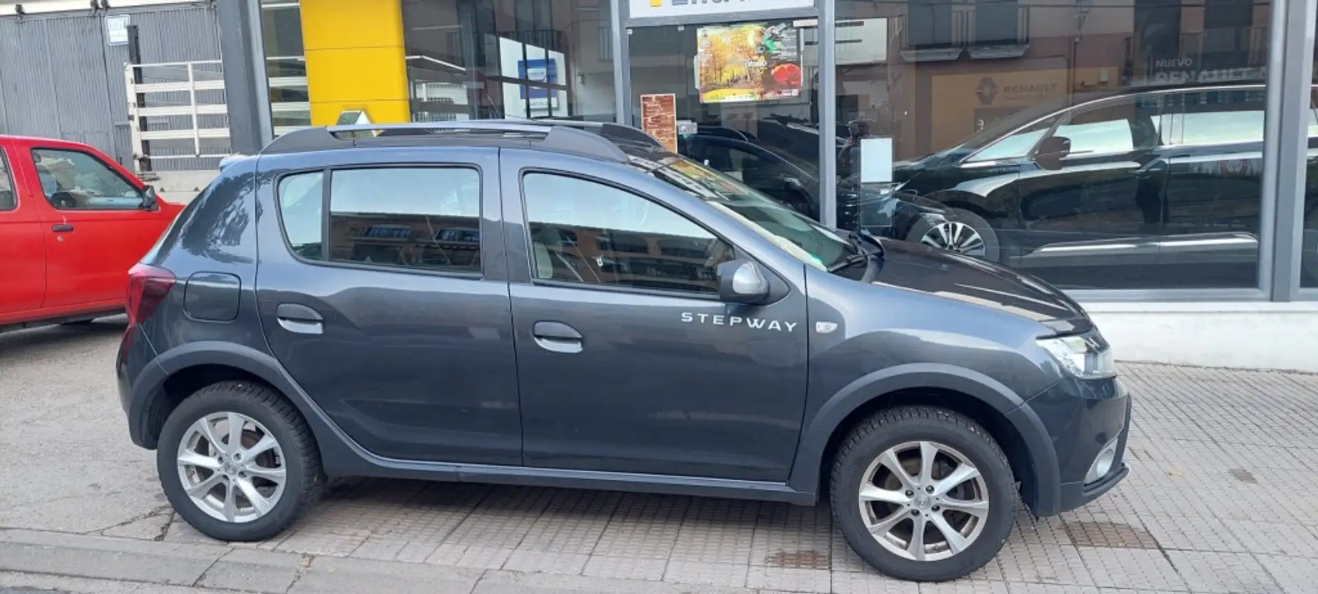 Dacia Sandero 0.9 TCE Stepway 90 Gris - 1