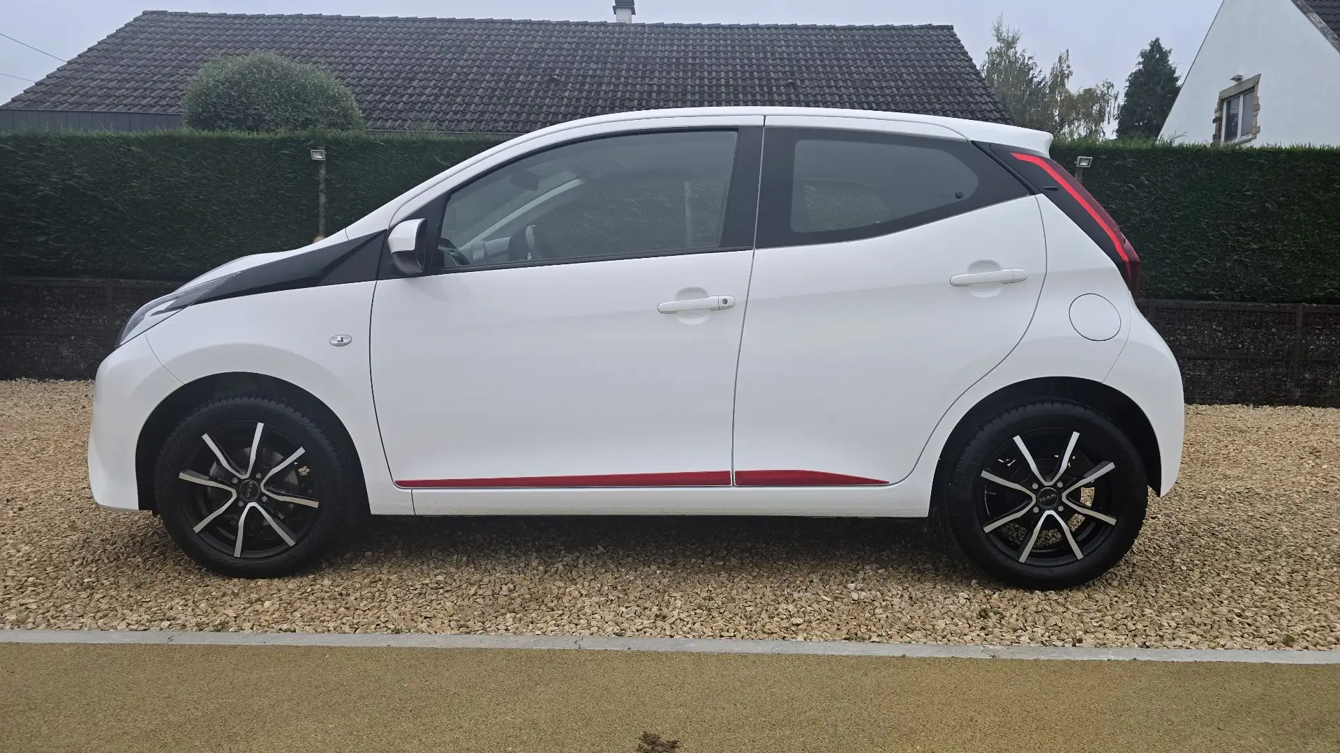 Toyota Aygo Aygo 1.0i VVT-i x-clusiv II GARANTIE 72 MOIS Wit - 1