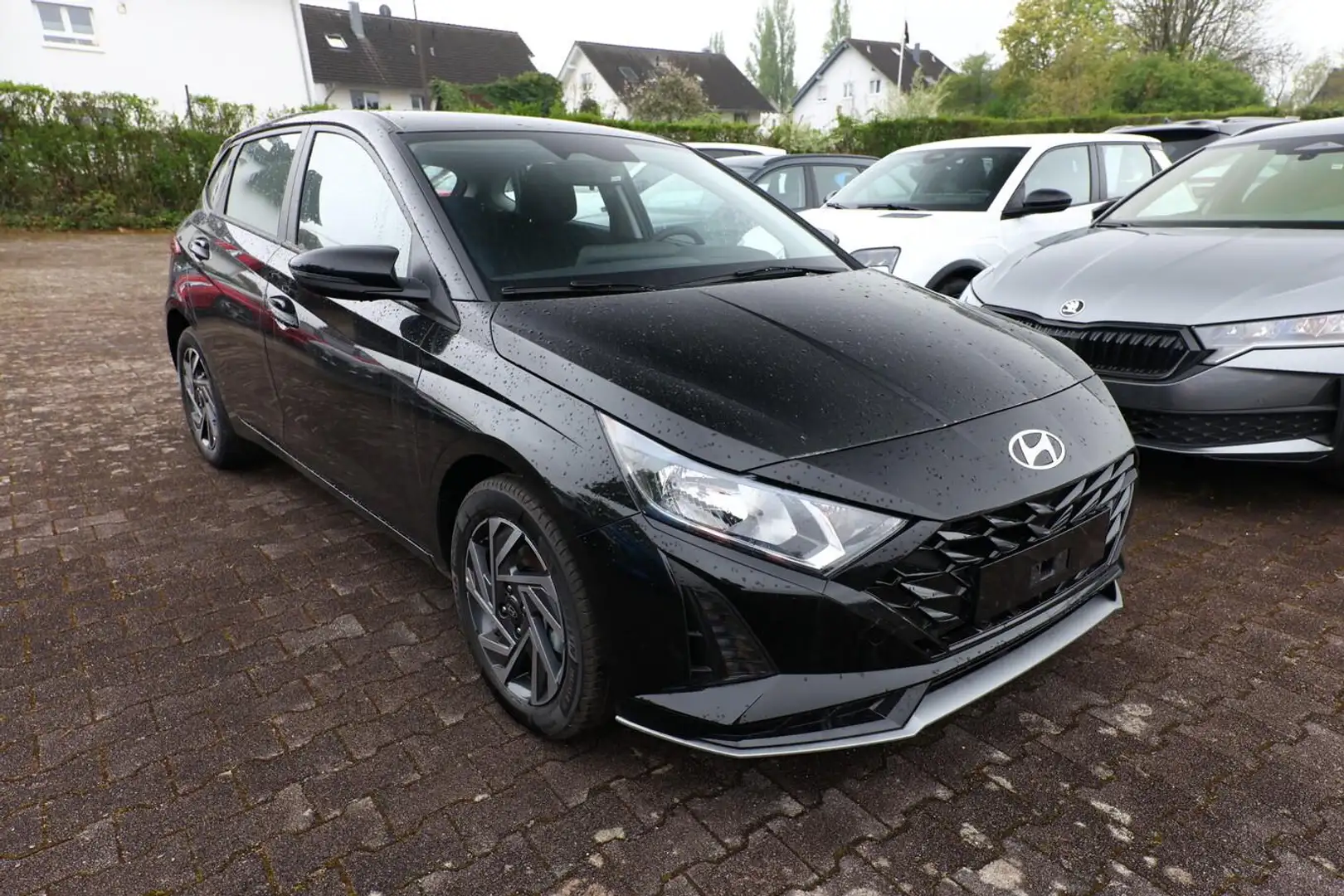 Hyundai i20 Select DCT Nav DigCo 16 CarPlay Kam PDC Temp 66... Schwarz - 2