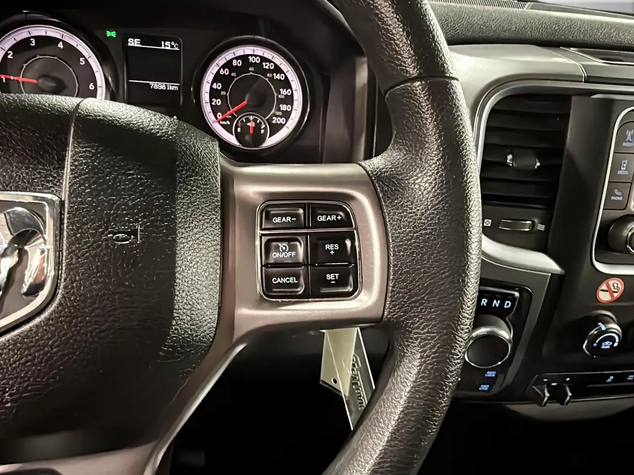 RAM 1500 снимка RAM 1500