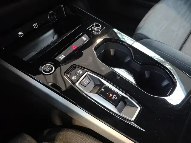 Audi A6 view 11