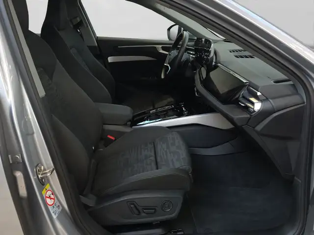 Audi A6 view 4