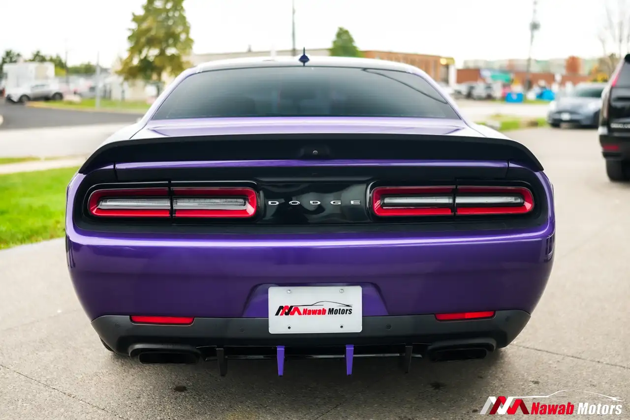 Dodge Challenger снимка Dodge Challenger
