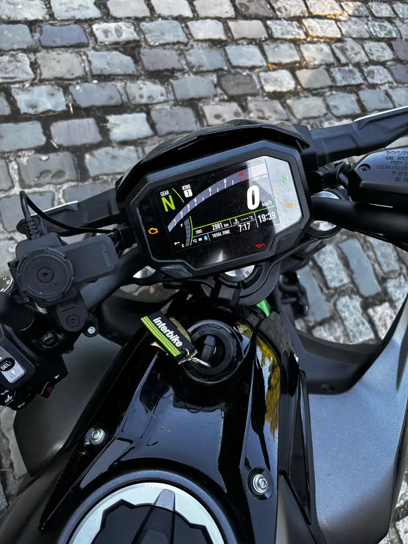 Kawasaki Z 650 Gris - 2