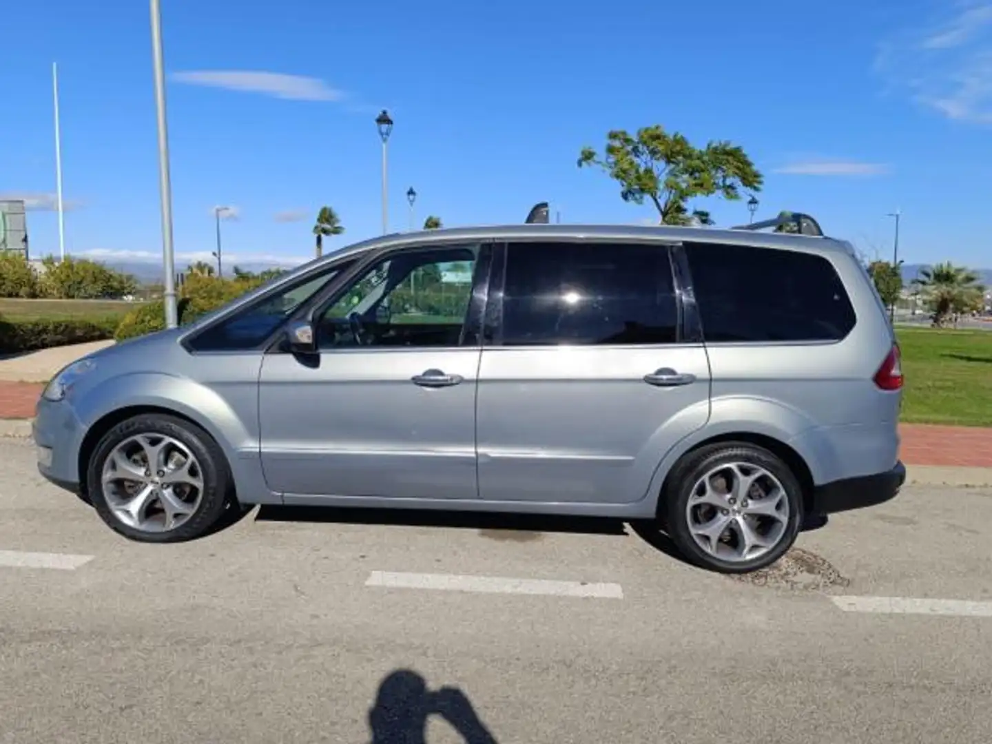 Ford Galaxy 2.0TDci Titanium Gris - 2