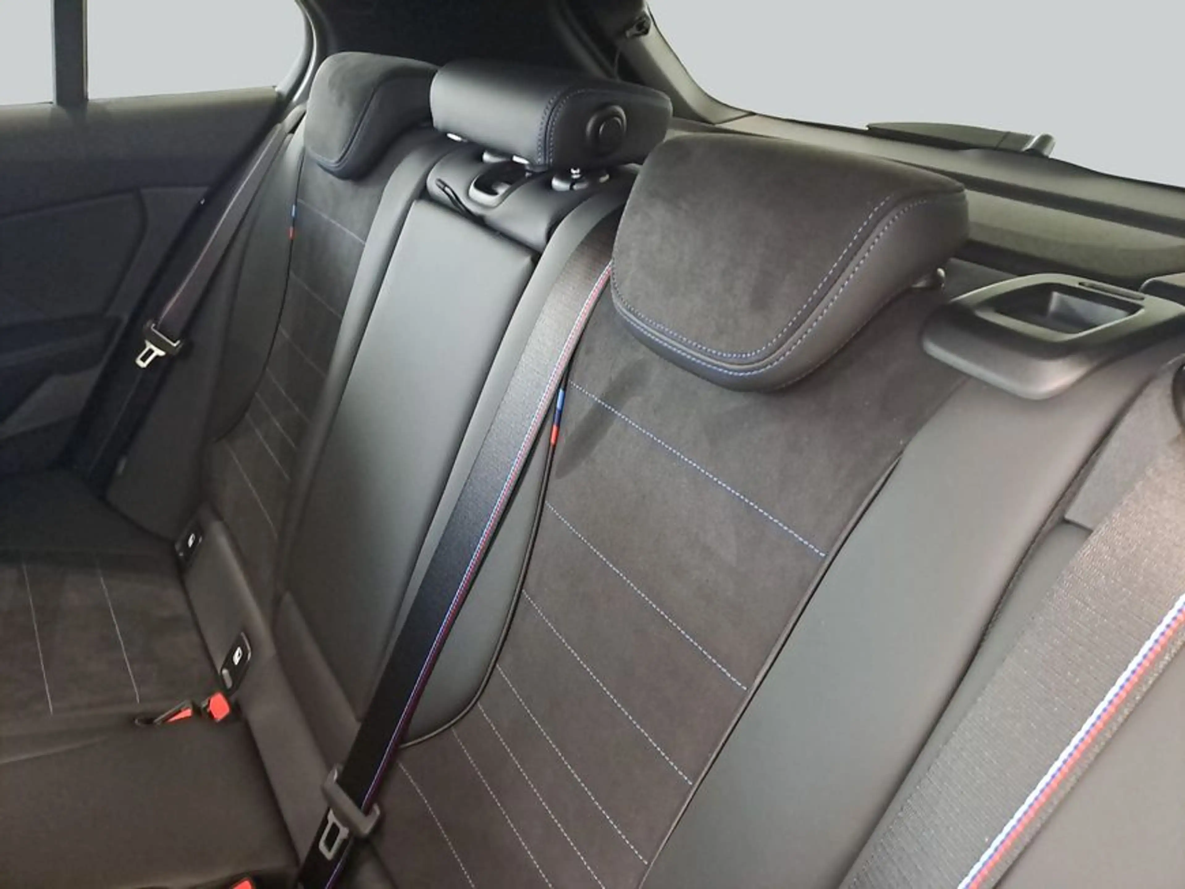 BMW M1 xDrive Aut. 221 kW, 5-türig — photo 12