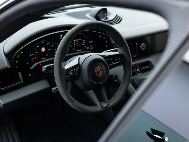 Porsche Taycan 4S Cross Turismo Ansicht 10