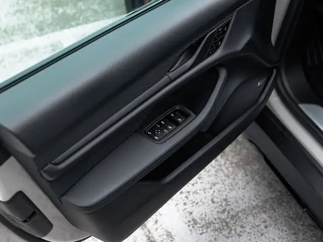 Porsche Taycan 4S Cross Turismo Ansicht 8