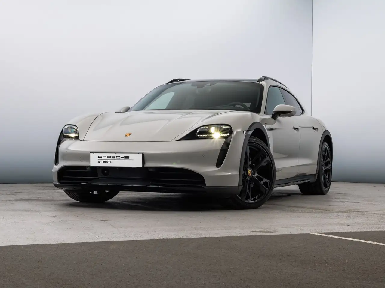Porsche Taycan 4S Cross Turismo