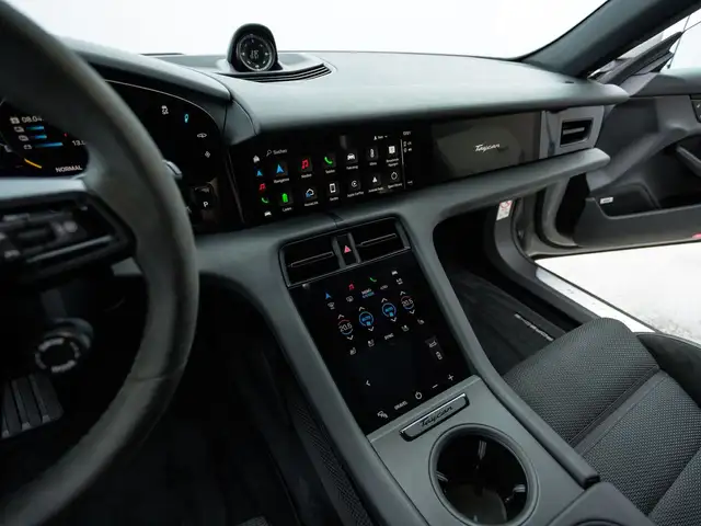 Porsche Taycan 4S Cross Turismo Ansicht 37