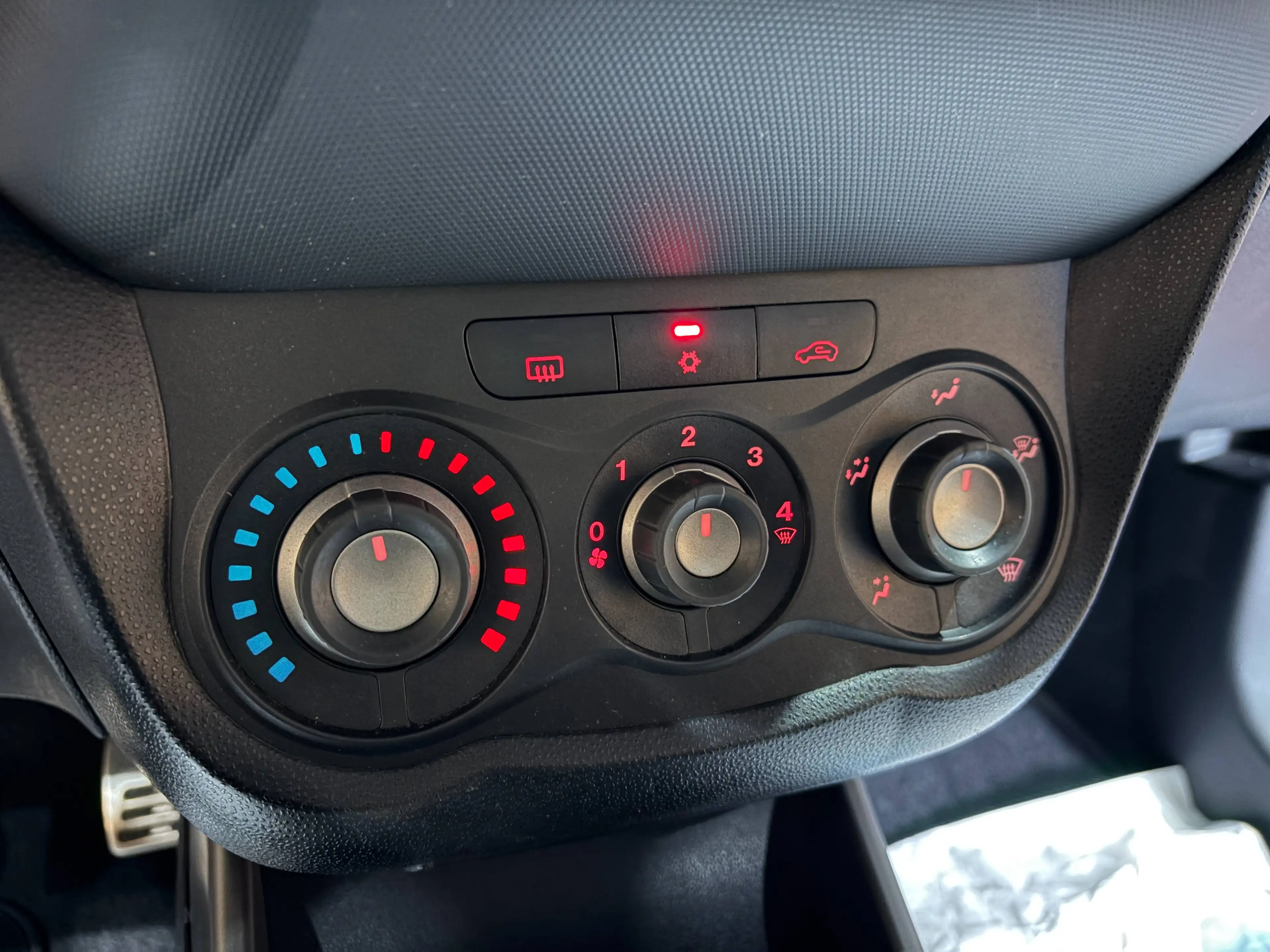 Alfa Romeo MiTo 1.4i *BLUETOOTH*AIRCO*GARANTIE 12 MOIS* — photo 10