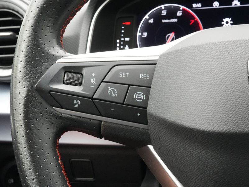 SEAT Arona FR ACC NAVI SHZ KLIMA LED PDC CARPLAY — photo 13