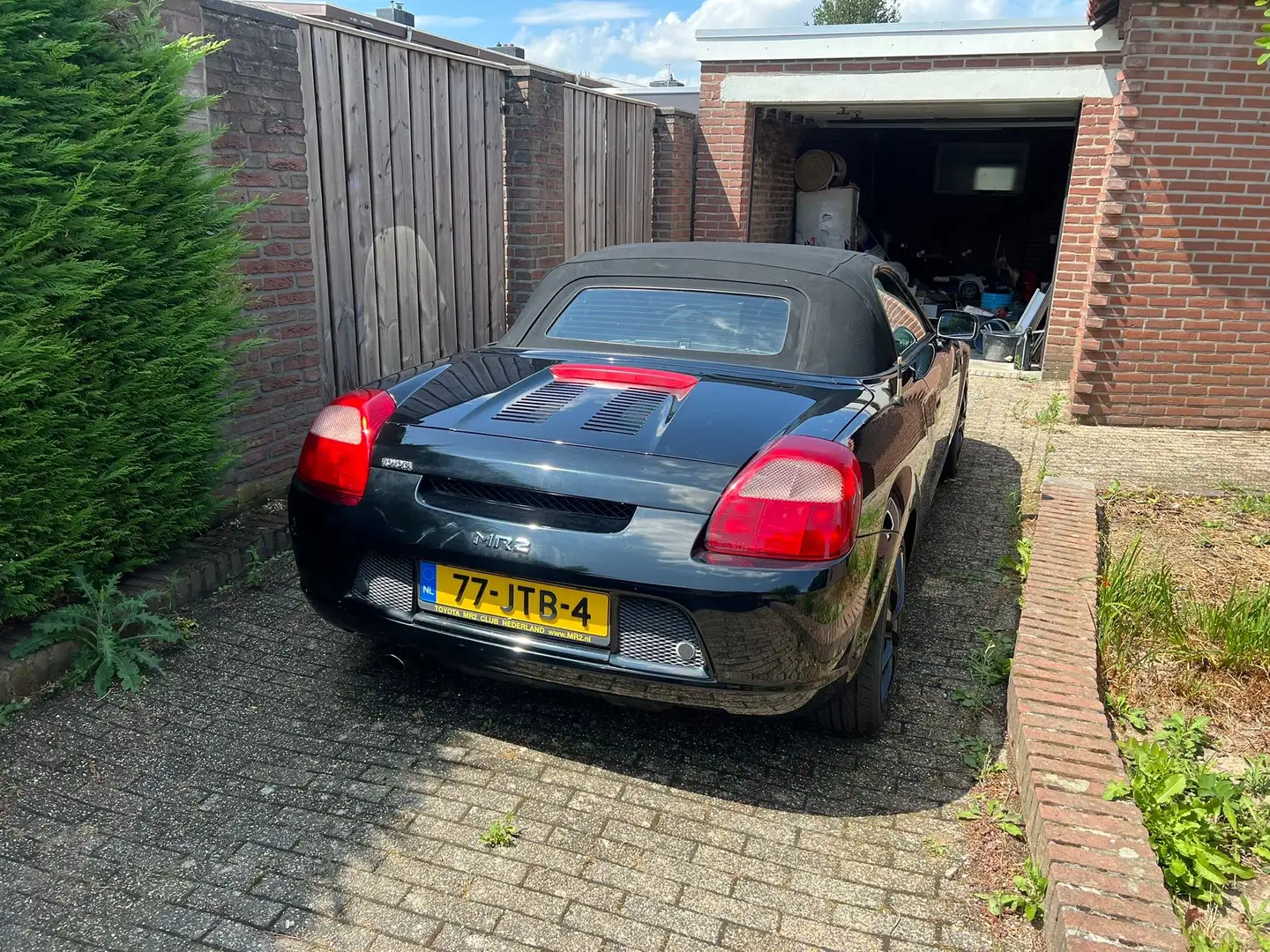 Toyota MR 2 1.8i VVT-i Sp.Edition Lim Zwart - 2