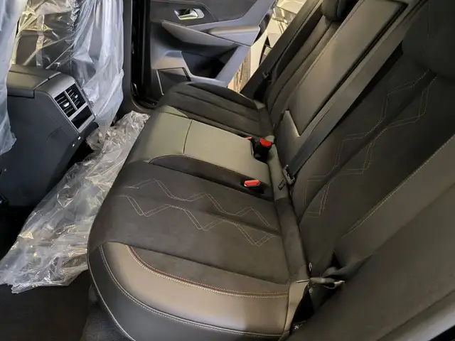 DS Automobiles DS 7 Crossback view 12
