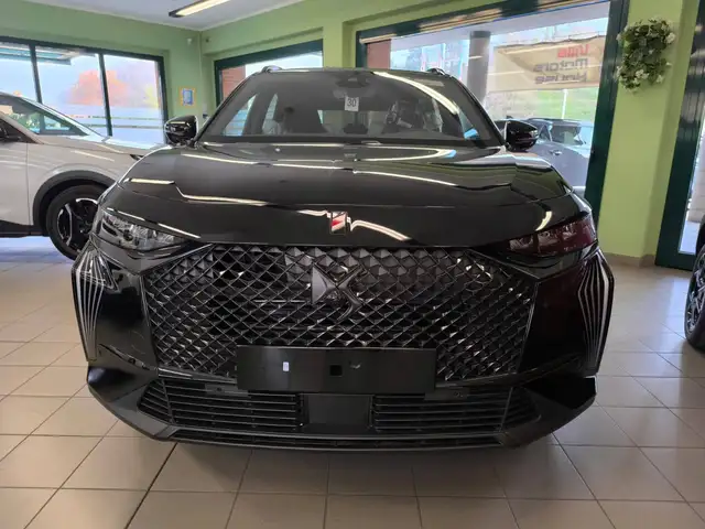 DS Automobiles DS 7 Crossback view 3