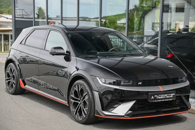 Hyundai Ioniq 5 view 3