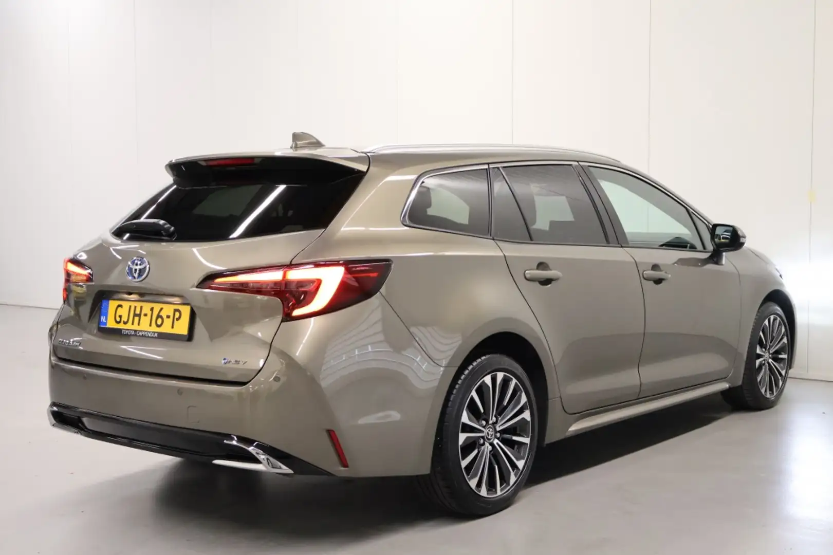 Toyota Corolla Touring Sports Hybrid 140 Dynamic Grün - 2