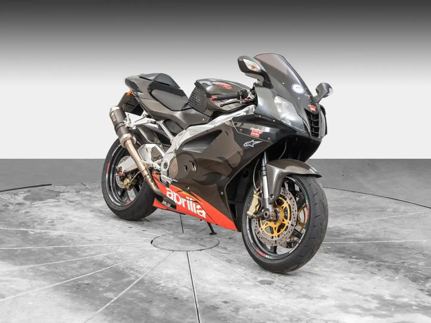 Aprilia RSV 1000 R Black - 1