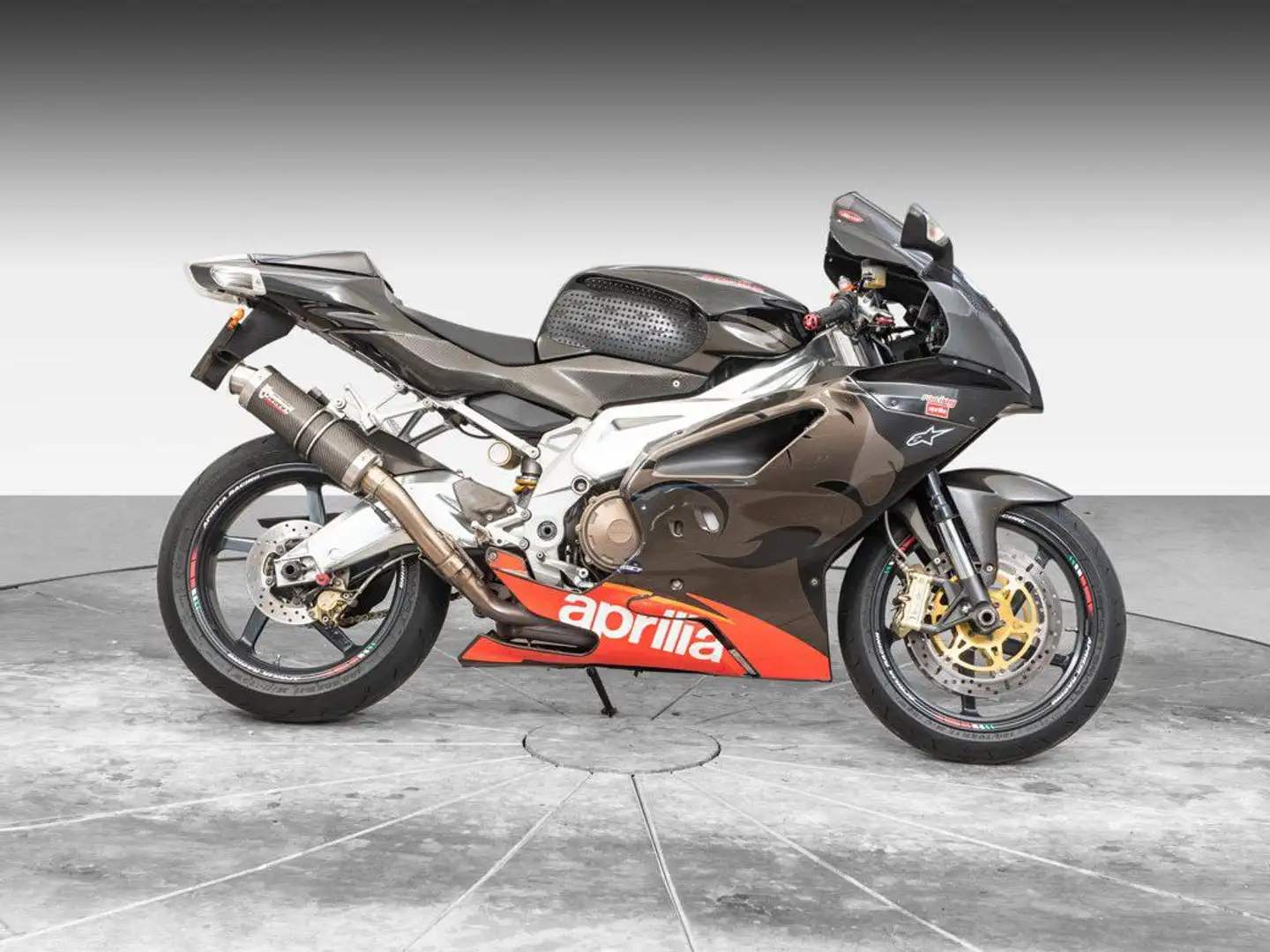 Aprilia RSV 1000 R Black - 2