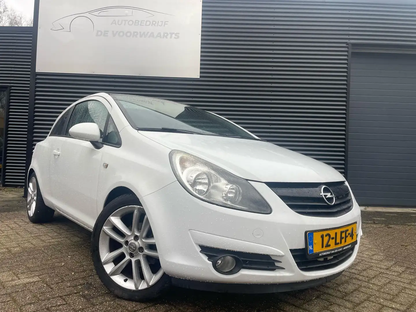 Opel Corsa 1.4 16V, Cruise Control, Airco, Eleckt. Pakket! Weiß - 1