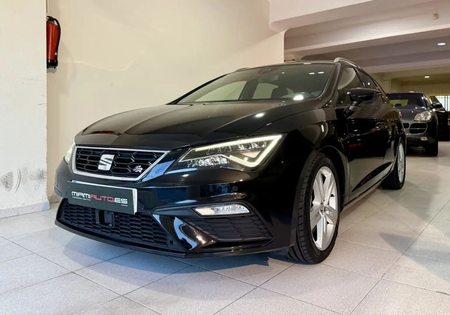 SEAT Leon ST 1.5 EcoTSI S&S FR 150 Negro - 1