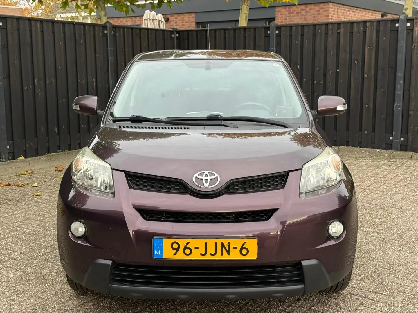 Toyota Urban Cruiser 1.3 VVT-i Dynamic Paars - 2