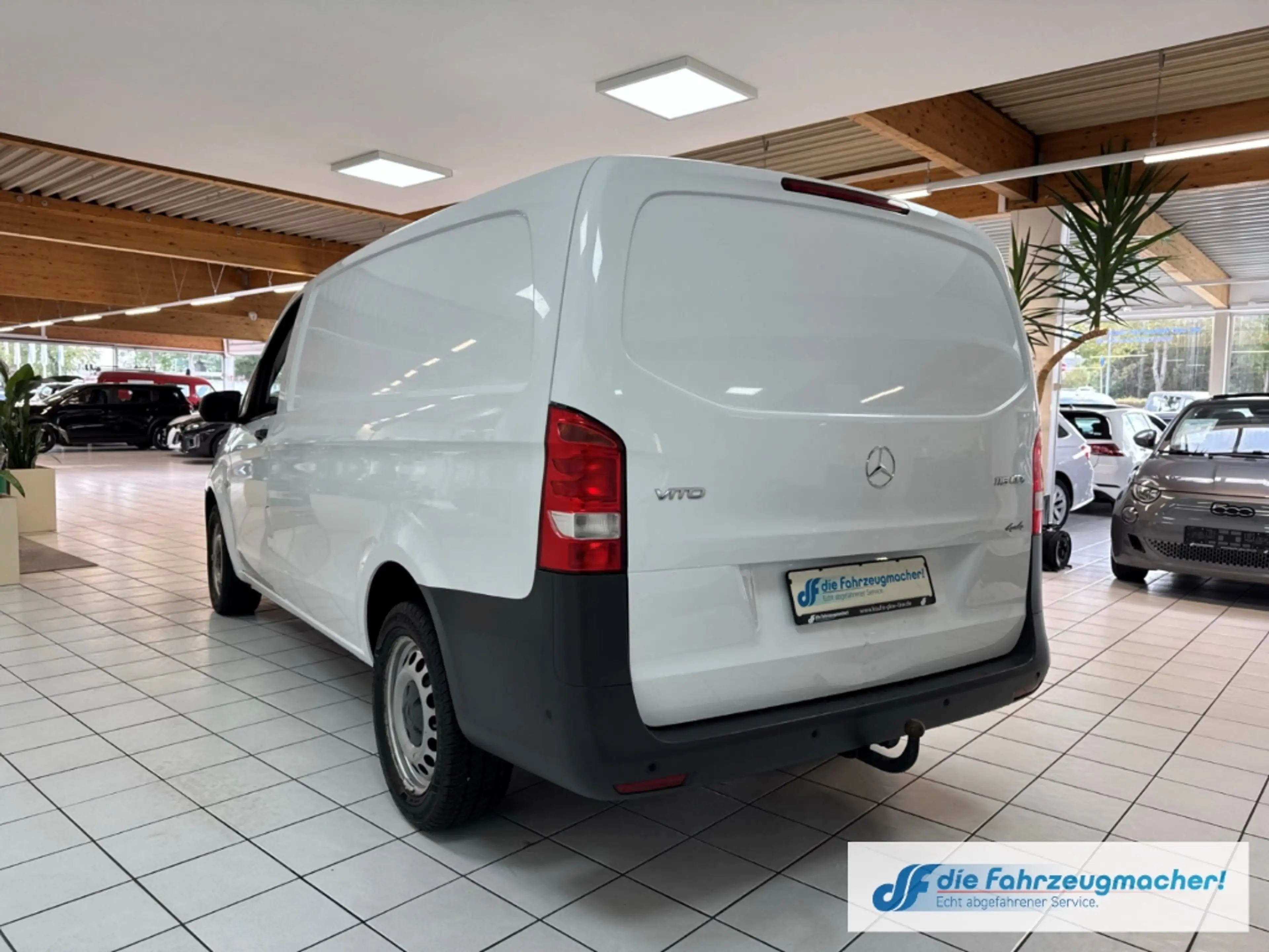 Mercedes-Benz Vito Kasten 116 CDI 4x4 lang AHK Navi DAB *EXPORT — photo 3