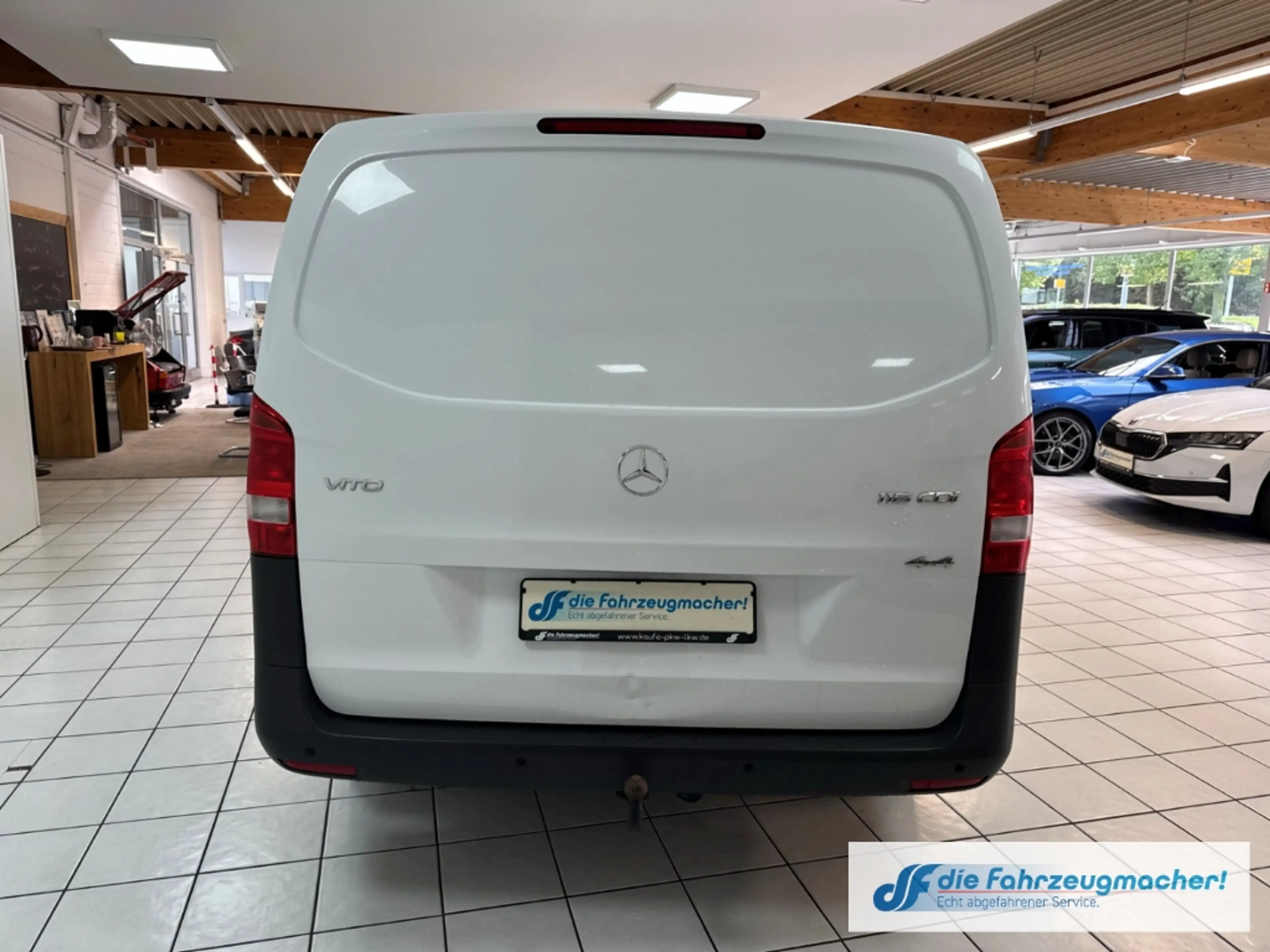 Mercedes-Benz Vito Kasten 116 CDI 4x4 lang AHK Navi DAB *EXPORT — photo 7