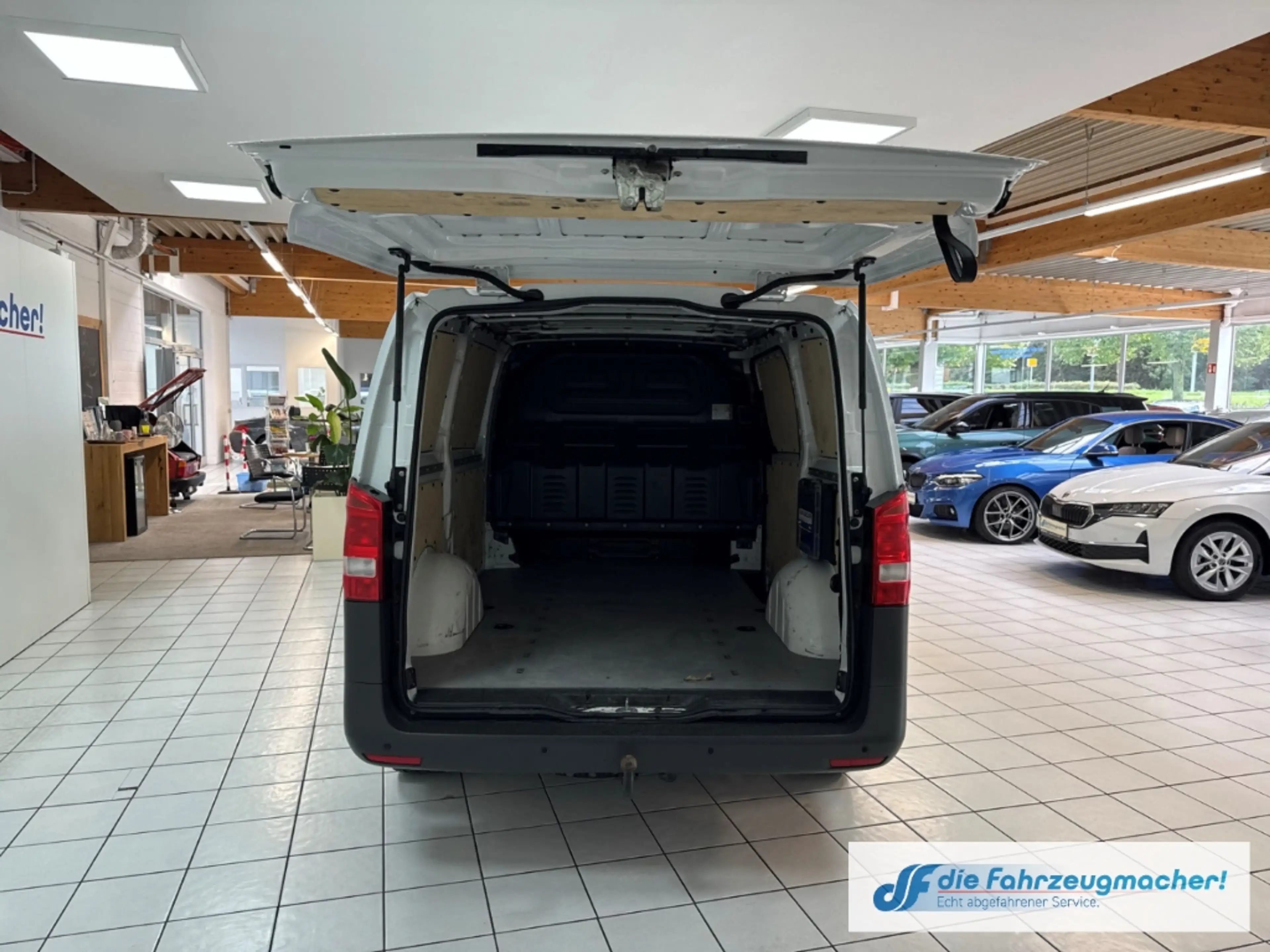 Mercedes-Benz Vito Kasten 116 CDI 4x4 lang AHK Navi DAB *EXPORT — photo 12